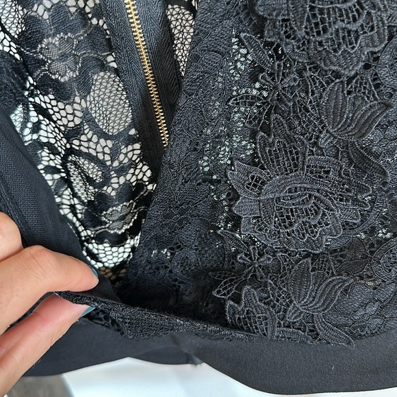 Amanza Ruffle Sleeve Black Lace Blouse / Size Small - Picture 5 of 10